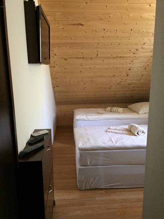 Magyar Golf Club Hotell Kisoroszi Rum bild