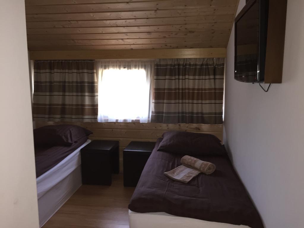 Magyar Golf Club Hotell Kisoroszi Exteriör bild